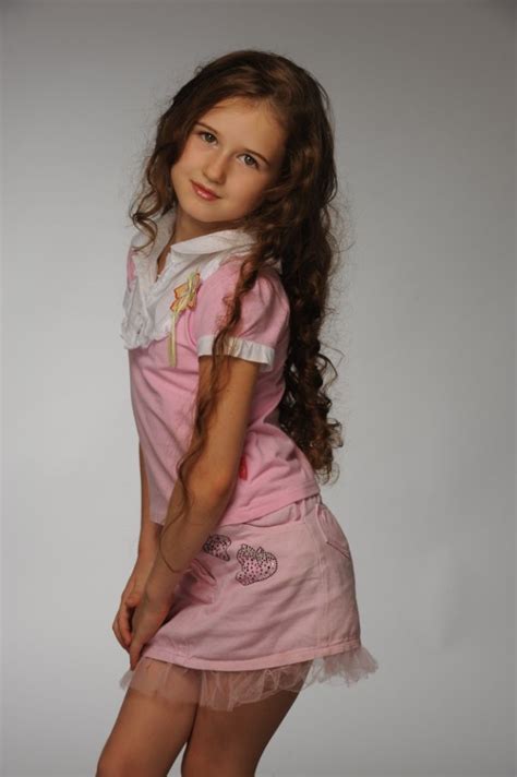 129 best Little Fashionistas images on Pinterest | Anastasia, Child ...