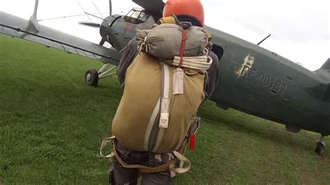 Первый самостоятельный прыжок с десантным парашютом Д-6 (GoPro) - YouTube