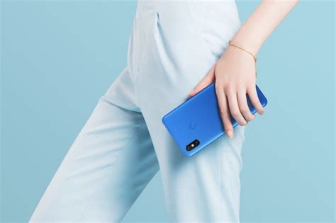 Xiaomi Mi Max 3 дебютировал в синем цвете