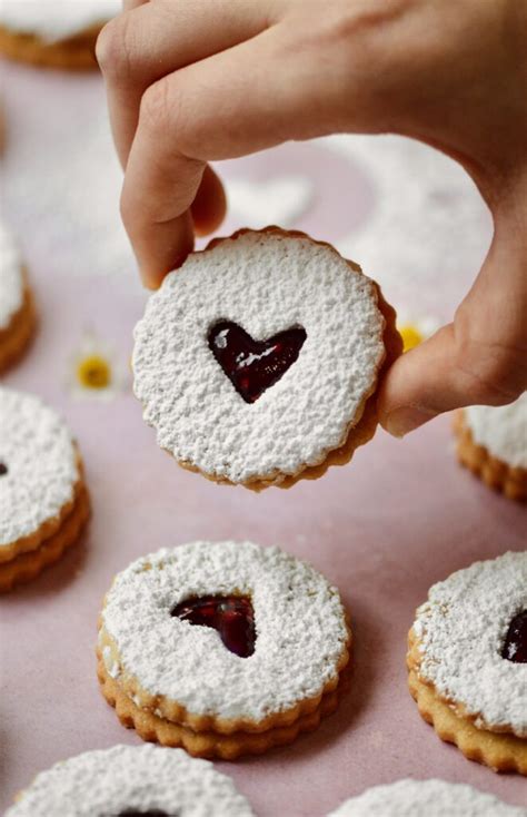 Raspberry Almond Linzer Cookies. – Corrigan Sisters
