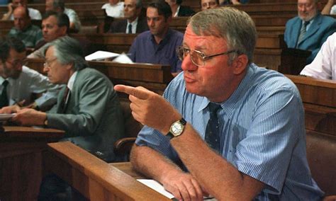 Seselj sentenced to 18 months for revealing witnesses' identities - tportal