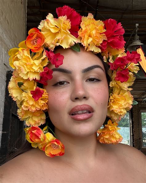 Rachel Anastacia | i looked at these photos and i envisioned flowers