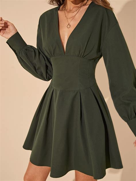 Plunge neck flare hem dress – Artofit