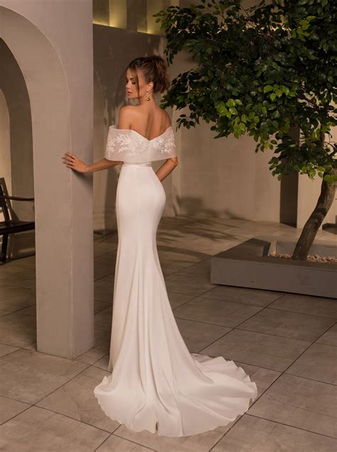 Classy Off-Shoulder Mermaid Wedding Dress – HAREM's Brides