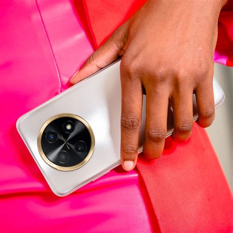 The HUAWEI Nova Y91 empowers you to live large