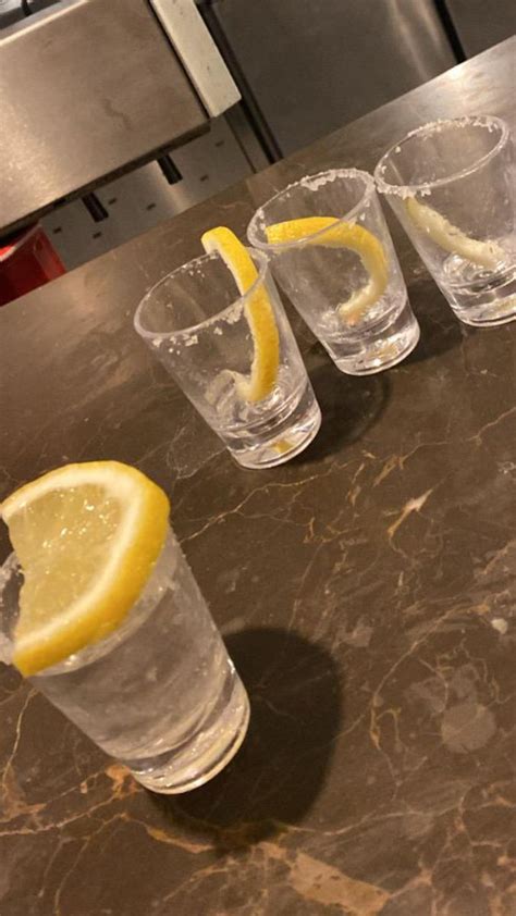 Alkollü İçecekler ve Alkol Şişeleri