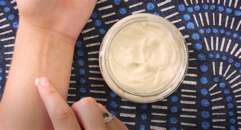 A DIY All-Natural Eczema Cream That Won’t Irritate Skin | Thrive Market