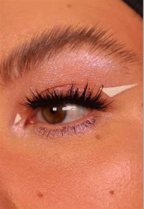 Easy Graphic Liner Looks – Glisten Cosmetics