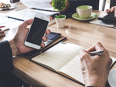 how to become a real estate wholesaler