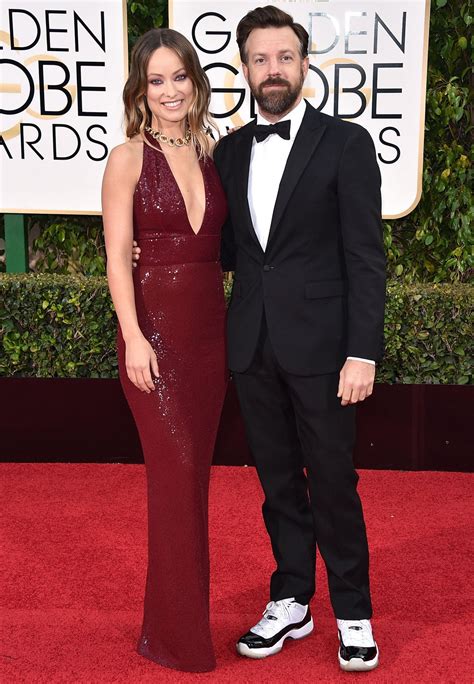 Wearing a suit with jordans/running shoes looks stupid : unpopularopinion