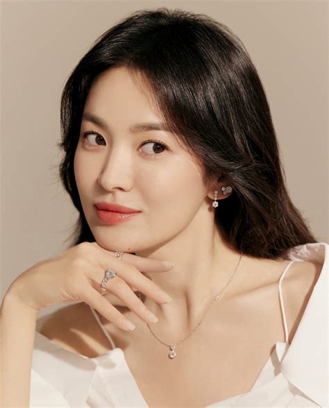 [화보] 송혜교, '존재 자체가 로맨틱'