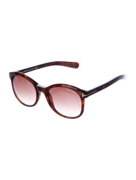 Brown tortoiseshell acetate Tom Ford Riley sunglasses with gradient