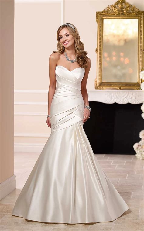 Designer Modern Wedding Dress | Stella York Wedding Dresses