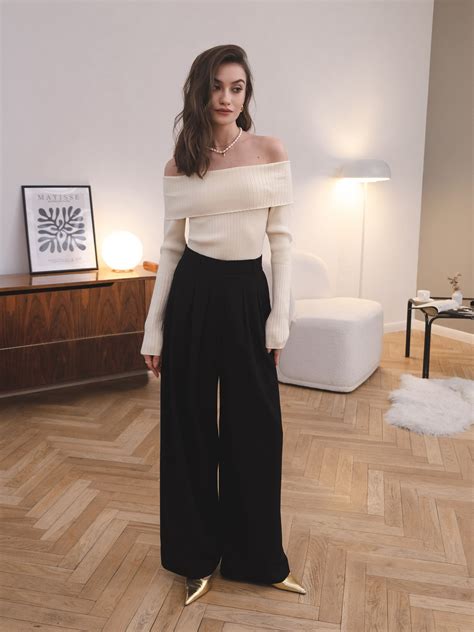 Топ с открытыми плечами из вязаного трикотажа :: LICHI - Online fashion ...
