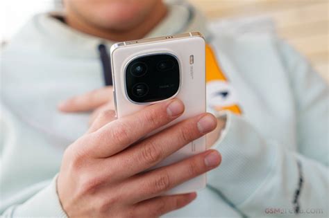 vivo iQOO 12 pictures, official photos