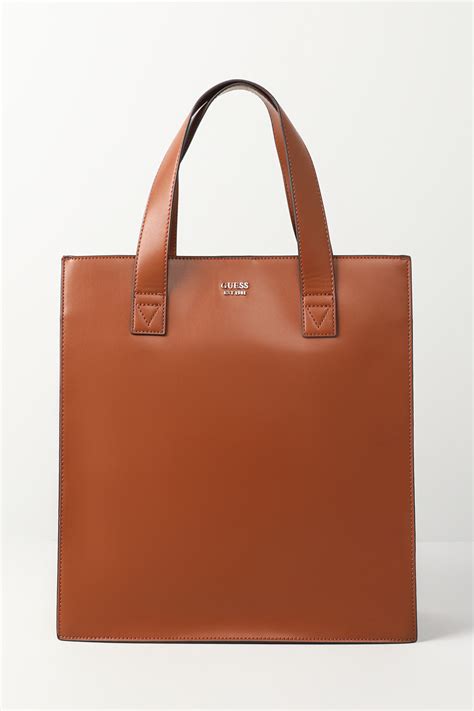 Сумка (Шоппер) Guess - цена 23990 ₽ купить в интернет-магазине СТОКМАНН ...
