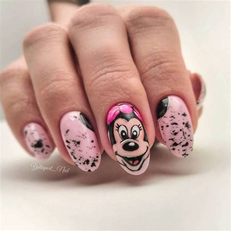 Минни Маус