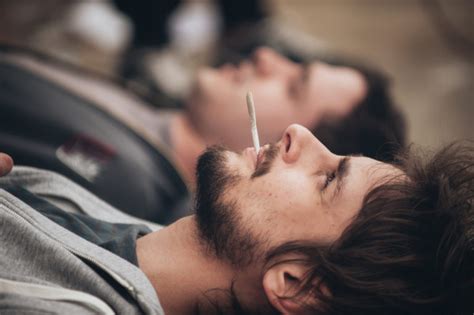 Because I Got High: What Does Being High Feel Like? - FreeSitesLike