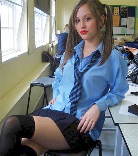 Pin en Girl School Uniform