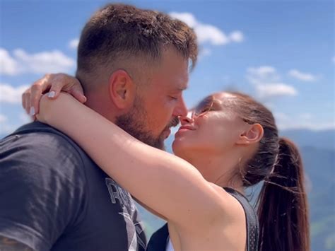 След като заряза бившата: Гуспата от Фермата забремени новата