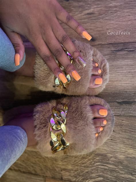 22 yr old goddess accepting foot slaves : r/FootSlaveMarket