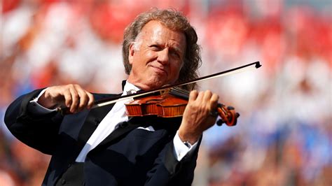 andre rieu dreams  performing  front  egypts pyramids  feeds