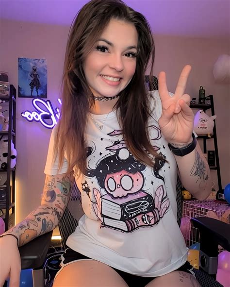 BibbidiBobiBoo | I'm hot. And the fact that I can say that confidently