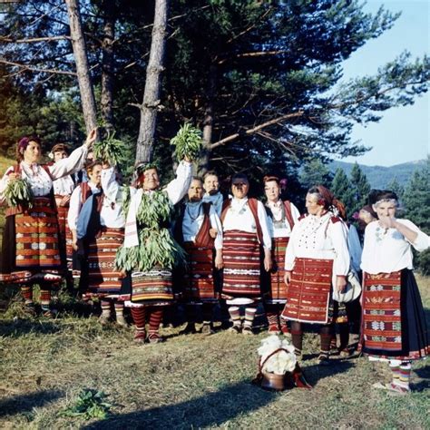 Peperuda / Dodola ritual | Folk costume, Bulgarian clothing, Photo