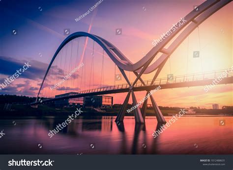 226 Infinity Bridge Pedestrian Images, Stock Photos & Vectors ...