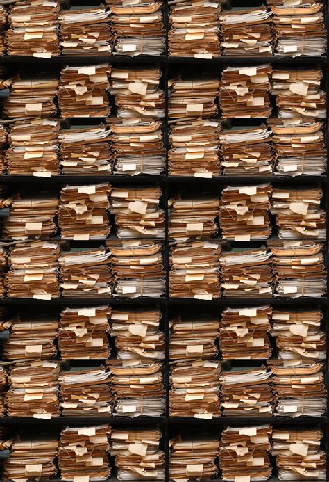 Bases de dados | Instituto de Estudos Medievais