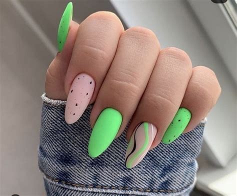 Маникюр | Mickey nails, Boutique nails, Green nails