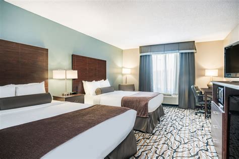 Days Inn & Suites by Wyndham Wausau | Wausau, WI Hotels