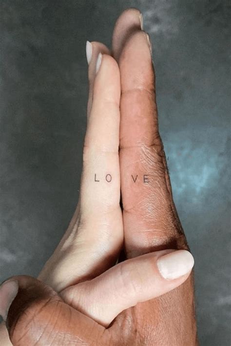 20 Finger Tattoo Ideas You’ll Love – Roomy Retreat
