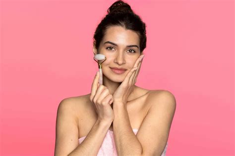 How Long After Microneedling Can I Wear Makeup? | Aestheticus