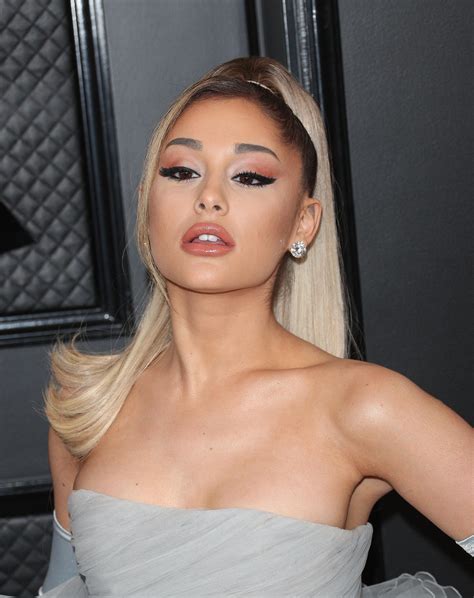 Ariana Grande's Face and Lips