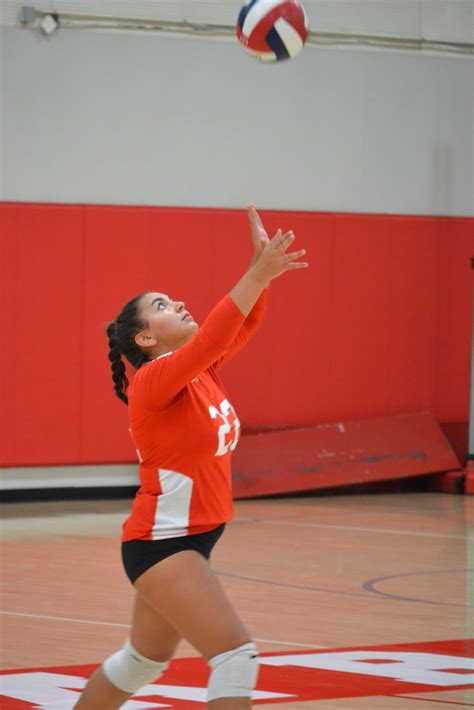Conard Volleyball Gets Healthy, Stays Unbeaten - We-Ha | West Hartford News