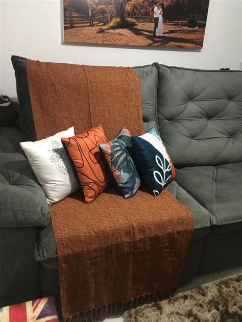 Qual Cor De Manta Combina Com Sofa Marrom - Manta para sofá | Almofadas para sofá marrom, Sofá com manta, Móveis ...