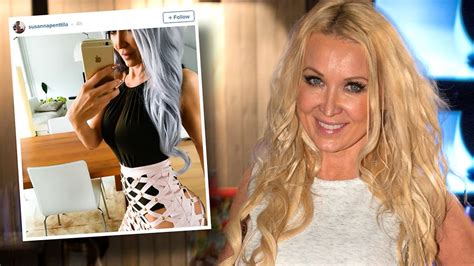 Susanna Penttilä poseeraa paljastavassa hameessa – tässä asussa ei ...