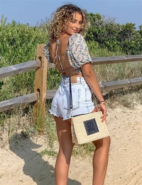 Is This the Biggest Levi's Gia Duddy Video Mystery Ever? - eum3tvi