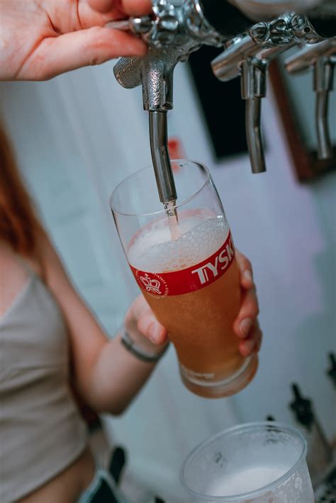 THE DOS AND DON'TS OF WARSAW Nightlife - Warsaw Boat Party