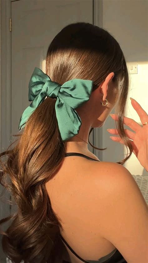 Penteado com laço | Penteado simples cabelo comprido, Penteados fofos ...