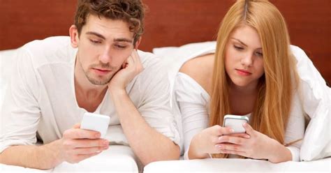 How Not To Be A Dry Texter: 10 Tips For Keeping Text