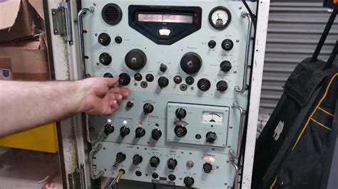 RACAL RA17 Mk II with MA1350 Synthesiser and RA218 SSB Adaptor - YouTube
