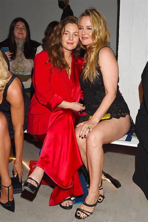 Drew Barrymore et Alicia Silverstone au défilé Christian Siriano