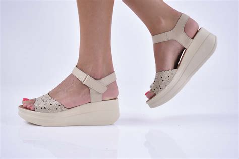 Дамски сандали на платформа бежови EOBUVKIBG 502-2818 | eObuvki.bg