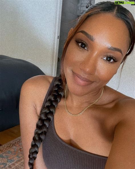 Candice Patton Instagram – Lara Croft vibes | Gethu Cinema