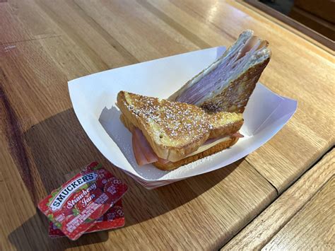 The Hut Sports Bar - O'Fallon, IL | O'Fallon IL