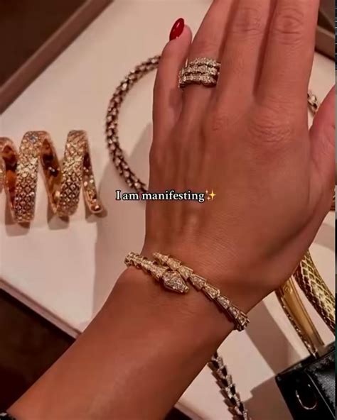 Instagram photo by 𝓐𝓵𝓲𝓪𝓷𝓪.𝓗𝓼𝓲𝓮𝓱🎧𝓓𝓙🎹𝓢𝓲𝓷𝓰𝓮𝓻🎤OnlyFans🔥💄🎨🎥📸(𝓨𝓸𝓾𝓽𝓾𝓫𝓮) • Apr