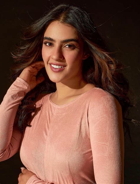 kavya thapar rindiancelebs