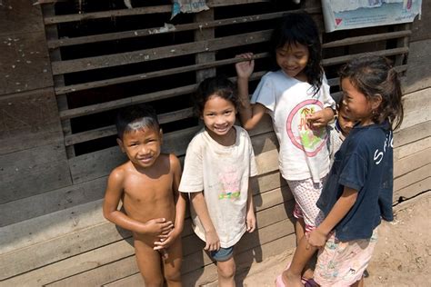 Street Children, Siem Reap, Cambodia | Derrick Wong | Flickr